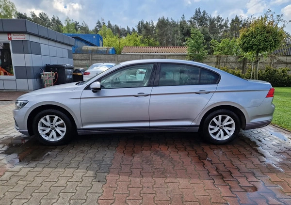 Volkswagen Passat cena 58999 przebieg: 112000, rok produkcji 2022 z Pasym małe 106